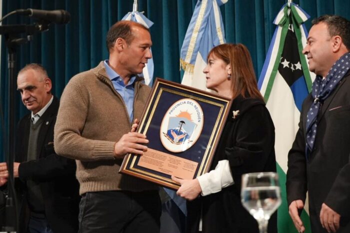 Gutiérrez participó del acto de asunción de la nueva Rectora de la UNCo, Beatriz Gentile