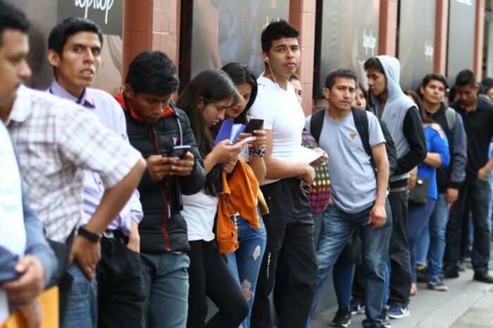 Entre los jóvenes desempleados, las mujeres enfrentan una "peor situación"