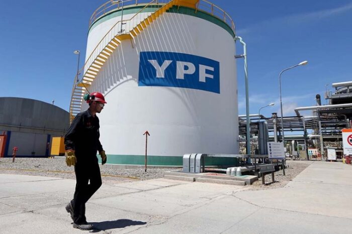 La acción de YPF consolida su tendencia positiva y sube más de 100% en los últimos dos meses
