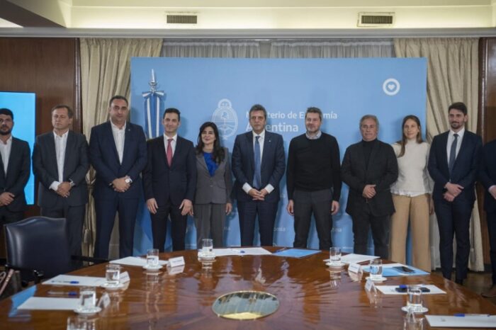 Massa y Lammens acordaron precios con las cámaras prestadoras para lanzar el PreViaje