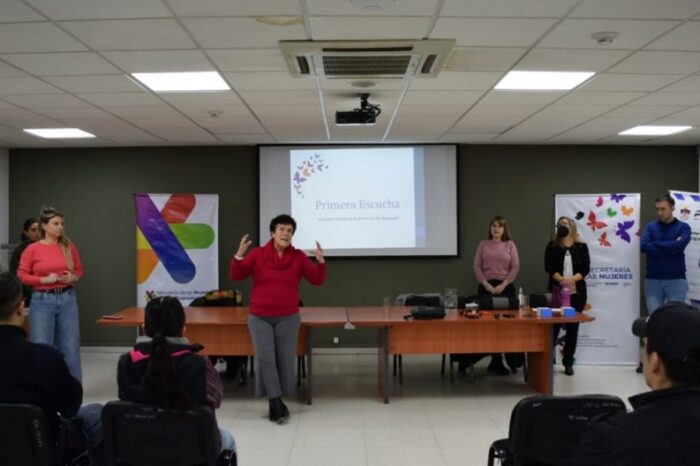 Capacitan a policías sobre violencia de género y dispositivos georreferenciados