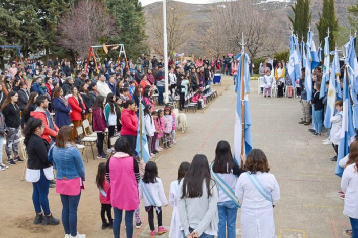 La escuela primaria N° 76 celebró su 100° aniversario