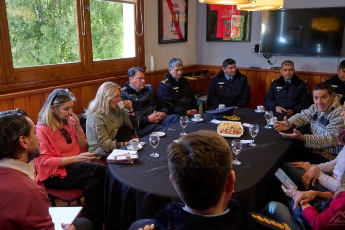 Seguridad: el Jefe de la Policía provincial participó de una reunión con el Intendente, vecinas y vecinos autoconvocados