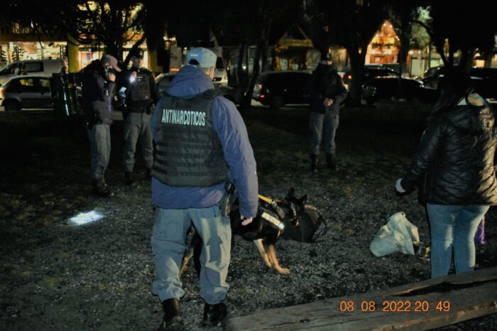San Martín de los Andes: Operativo de alto impacto y saturación permitió la demora de cuatro hombres que trasladaban estupefacientes