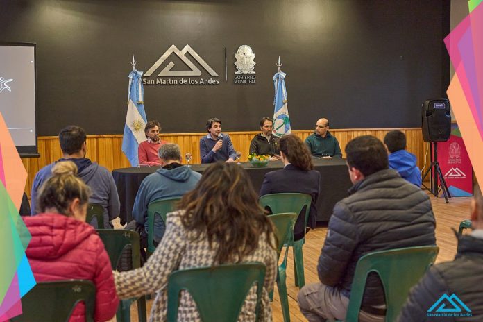 San Martín de los Andes: Se presentó el Plan de Esquí Municipal “Aprendiendo en la Nieve”
