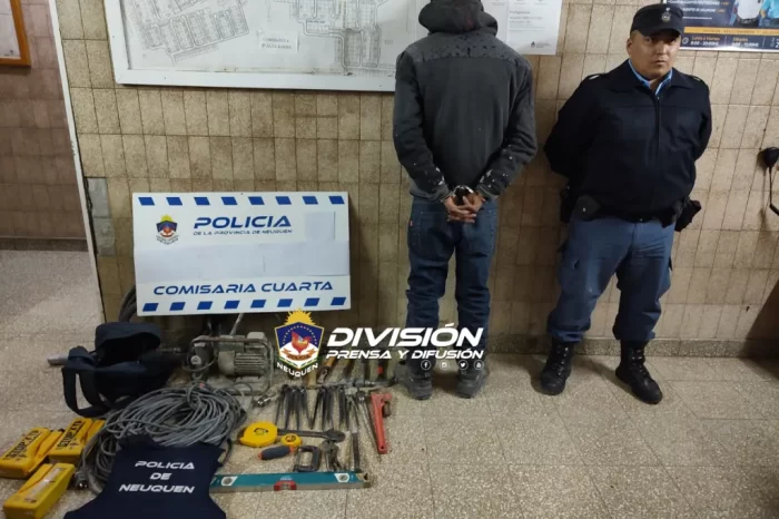 Comisaría 4ª: Rápido accionar policial logra demorar a un joven que minutos antes había cometido un robo de varios elementos