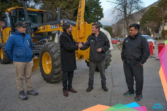 San Martín de los Andes: Arribó a la ciudad la nueva máquina motoniveladora adquirida por el Municipio