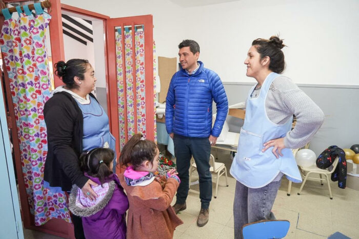 La escuela de La Salada cumplió 100 años: Koopmann entregó equipamiento y se iniciará obra para la conectividad digital