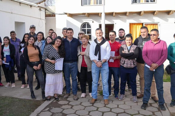 En Andacollo, Koopmann entregó aportes a emprendedores y tablets a estudiantes secundarios