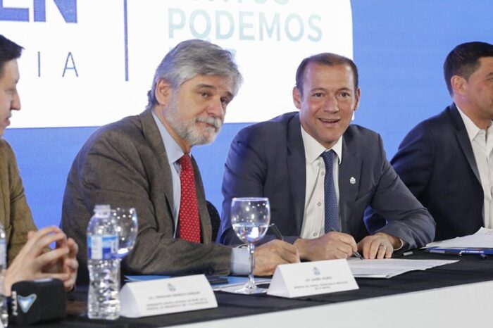 Firman convenios para promover la ciencia, la tecnología y la innovación