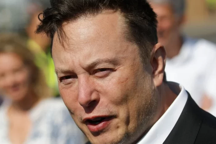 Elon Musk advierte que "es solo cuestión de tiempo" para otro evento de extinción masiva