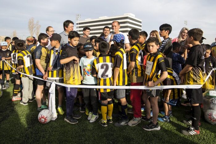 Estrella del Norte ya tiene su cancha de césped sintético