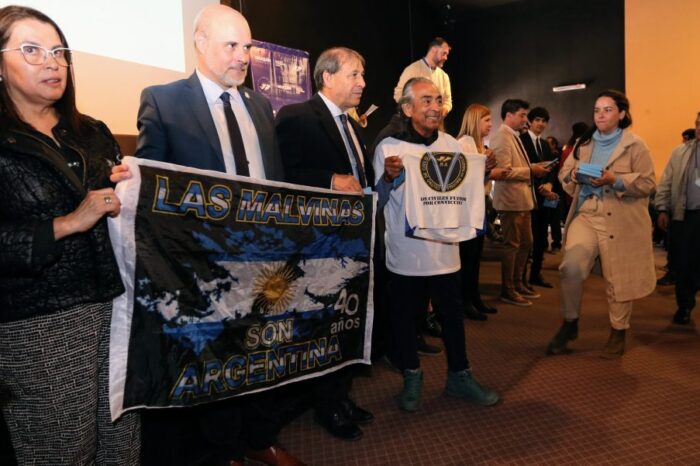 Neuquén reconoció a excombatientes de Malvinas y familiares de caídos