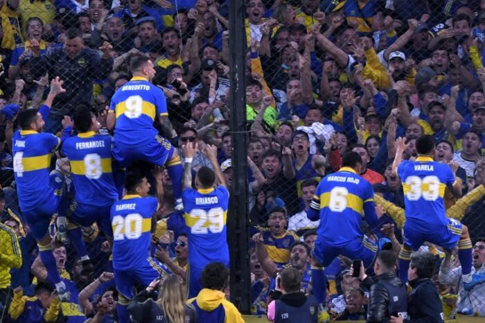 Boca destrabó el superclásico con un cabezazo de Benedetto y se ilusiona con pelear arriba