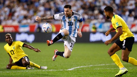 Con un doblete de Messi, Argentina goleó a Jamaica sin despeinarse