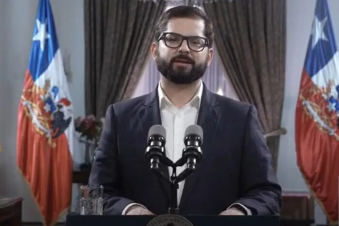 Plebiscito constitucional en Chile: en una votación clave, el país rechaza la nueva Carta Magna y pone a Gabriel Boric contra las cuerdas