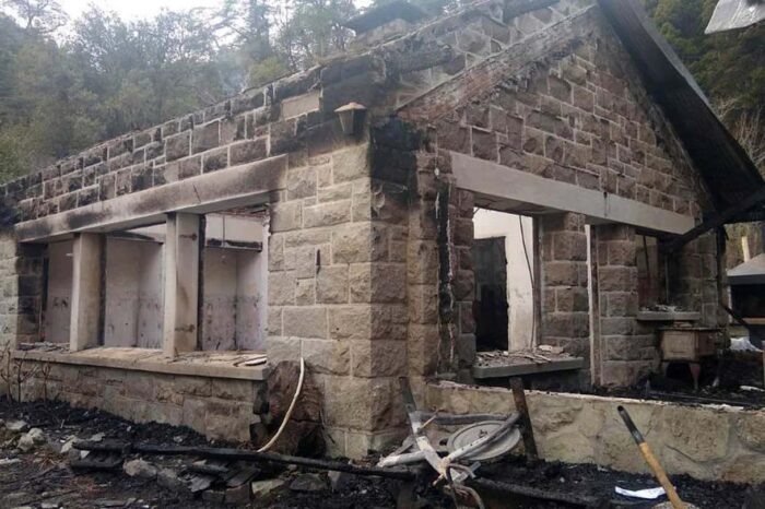 Mapuches usurparon la propiedad privada de Villa Mascardi donde se produjo el incendio de la casilla de Gendarmería