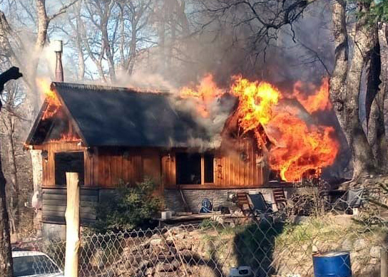 San Martín de los Andes: Incendio de Vivienda en el Barrio los Riscos