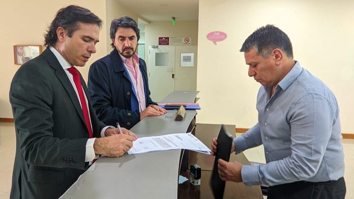 El Intendente y el Fiscal General presentaron en la Legislatura Neuquina el proyecto de modificación del artículo 222 del Código Procesal Penal