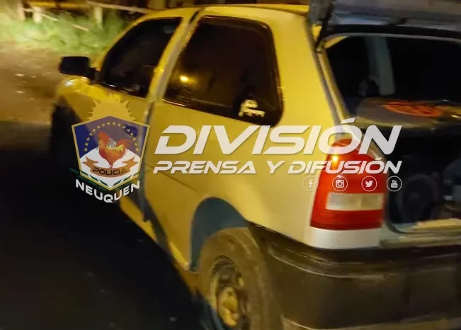 Manejaban borrachos, los pararon para identificarlos, tras lo cual le secuestraron sus automóviles