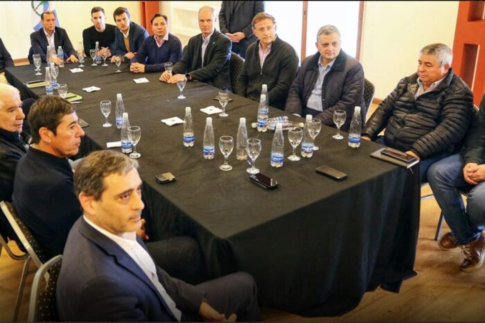 Firman acuerdo entre los actores de la industria hidrocarburífera