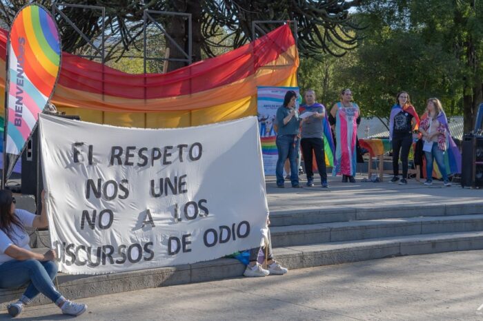 Bajo el lema; "El respeto nos une", se realizó la 2° marcha del Orgullo en San Martín de los Andes