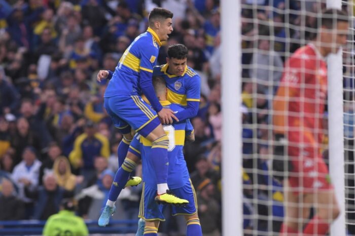 Boca derrotó al colista Aldosivi y recuperó la punta de la Liga