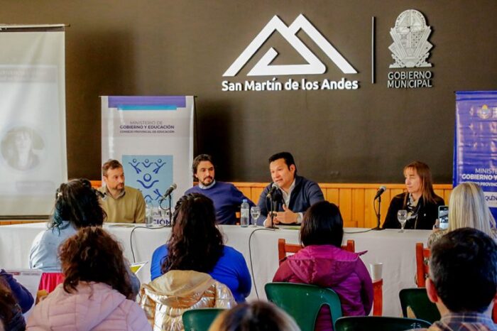Se dictó en San Martín de los Andes la capacitación “La convivencia y el lazo social en la escuela”