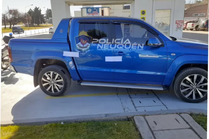 Personal policial evitó estafa, demorando a dos hombres con el secuestro de una 4×4 y un arma de fuego.