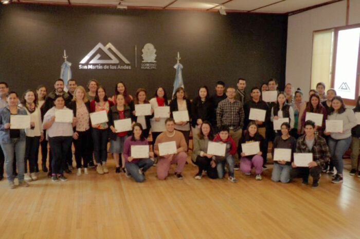 Finalizó con éxito el curso de Educación Comercial para potenciar emprendimientos