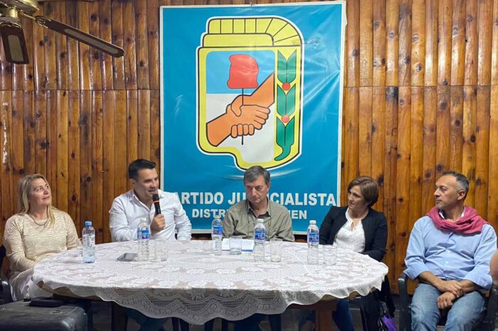 Conversatorio con Aldo Duzdevich en el Día de la Lealtad