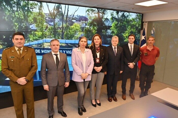 Recorrida por el Centro de Monitoreo de Chacarita con la embajadora de Chile en Argentina