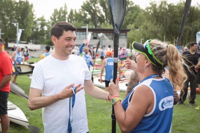 <strong>Koopmann encabezó el lanzamiento de la primera Regata de la Confluencia con más de 500 competidores</strong>