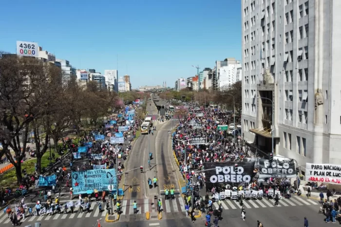 “Es una estafa”: la oposición apuntó contra Desarrollo Social por los 2.800 muertos que cobran el Potenciar Trabajo
