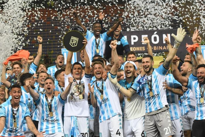 En un final escandaloso, Racing se llevó en el suplementario el trofeo de Campeones