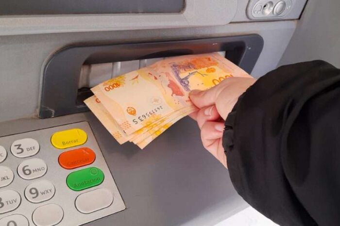 Desde hoy los empleados provinciales se les acreditara sus haberes con el 21,8% de aumento