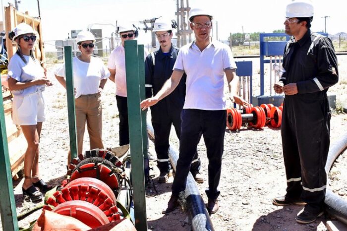El gobernador visitó las instalaciones de OTASA