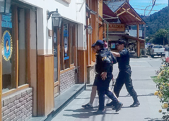 San Martín de los Andes: cayo el Narco de la Villa