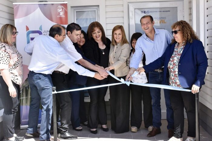 Inauguración del Registro Civil y recorrida de obras en Plaza Huincul