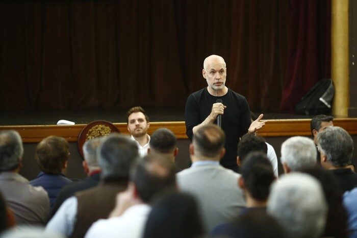 Rodríguez Larreta participó de un abrazo simbólico con quienes ingresan a la política en la Ciudad
