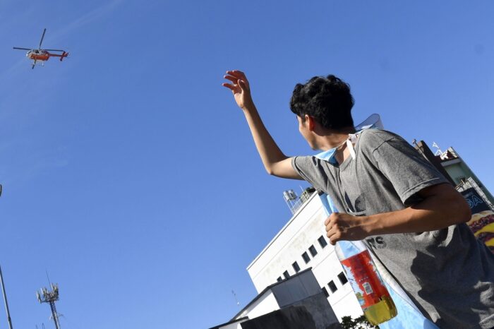 La selección saludó desde el cielo a una imponente multitud