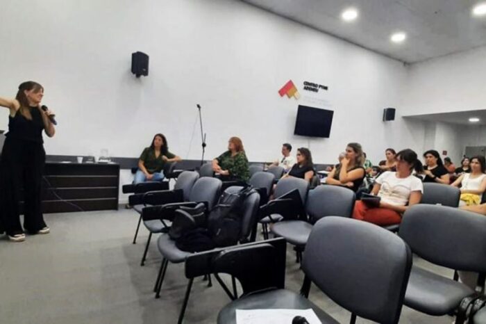 Se realizó una charla de sensibilización sobre la Ley de Etiquetado Frontal