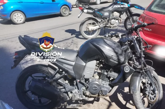 Transitaba en una moto robada, se la secuestró la Policía y lo demoraron en Neuquén capital