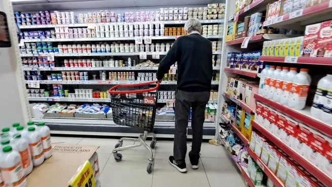 Inflación 7,8 %: tras desacelerarse en mayo, prevén una nueva "moderación" en junio