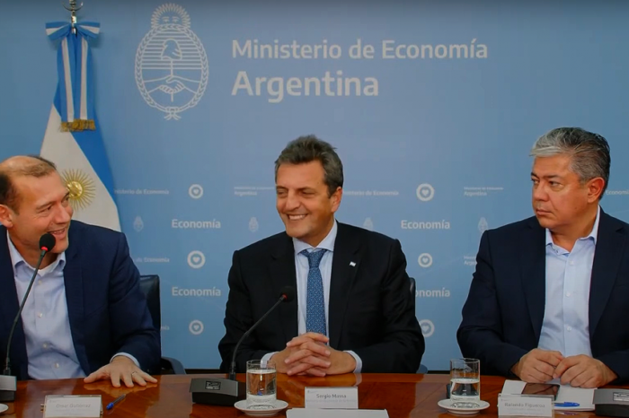 Massa, Gutiérrez y Figueroa firmaron convenio para realizar la obra de gas en la meseta de Añelo