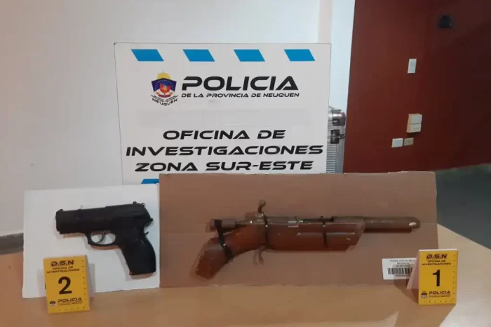 En un allanamiento por hurto se secuestraron un arma de fuego recortada en culata y cañón y una réplica de arma de fuego