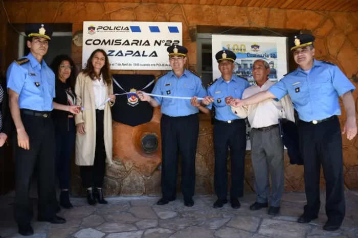 El Jefe de Policía, Comisario General Julio Ariel Peralta, encabezó el Acto por el 110° Aniversario de la Comisaría 22° de la ciudad de Zapala