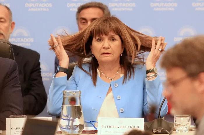 Bullrich pidió a Palazzo que la CGT levante el paro del 24 de enero
