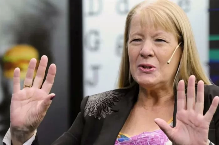 "Papelón", "de campaña", "misógino": la oposición criticó el discurso de Milei en Davos