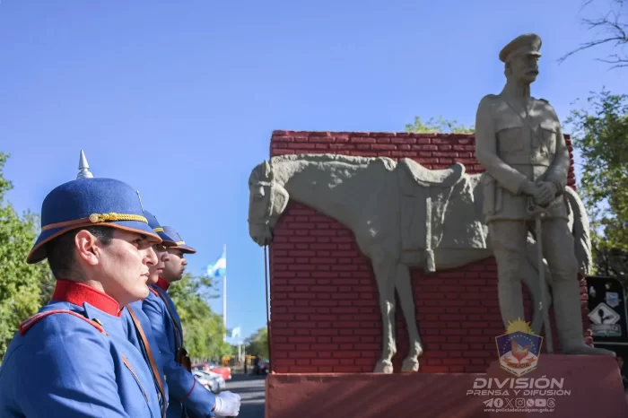 Ruiz, Nicolini y Días Pérez encabezaron el Acto Homenaje a los Policías de Territorio de la Policía del Neuquén